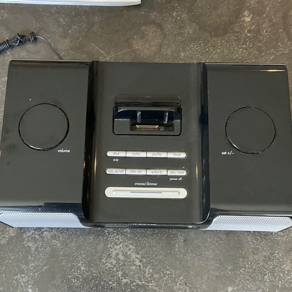 iHome Glossy Black Alarm Clock Dock - Picture 3 of 7